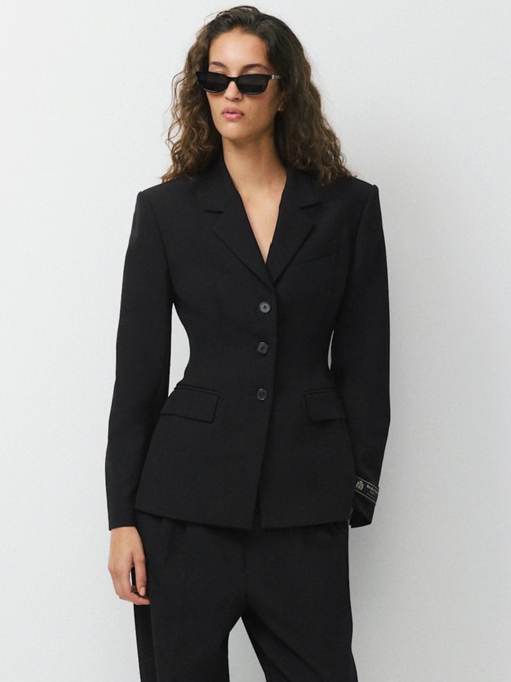 Aritzia Standout Blazer in Black. Size 0